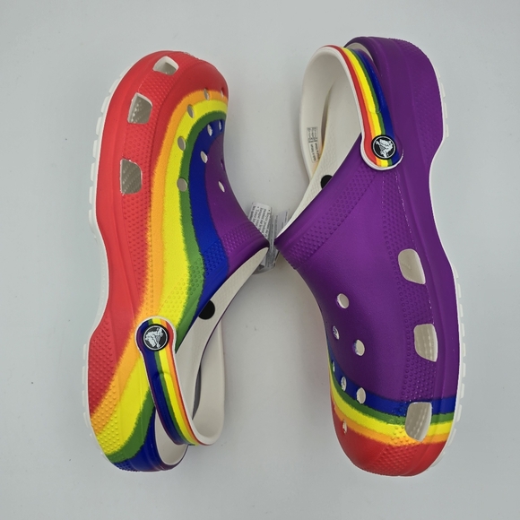NWT Crocs Classic Rainbow Dye Clogs, Men's 10 / Women's 12 ~ Pride Sandals ~ - Picture 16 of 16